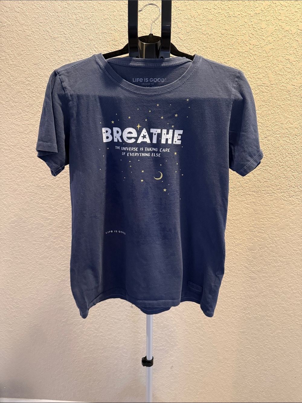 Life Is Good Navy BREATHE Short Sleeve Tee. Size Medium
